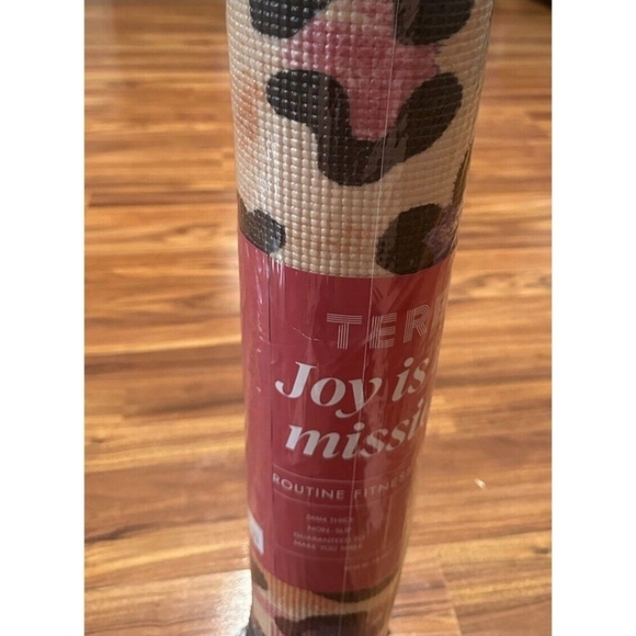 Terez Fitness Yoga Mat 5mm Thick Non-Slip MSRP $100.00 NEW - Picture 5 of 7